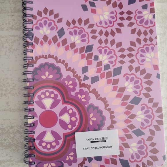 Vera Bradley NWT Lavendar Medallion Small Spiral Notebook - Picture 1 of 2